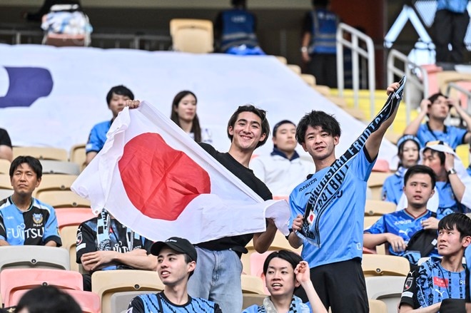 【サポーターアルバム】ACLE決勝に駆け付けた川崎サポーターは衝撃の700人！ 現地で声援を送ったサポーター写真81枚「アル・アハリー川崎フロンターレ(3)」の画像042