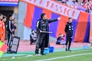 元日本代表FW中山雅史監督率いるJ3沼津は、GKも「ゴン魂」!　勇気あふれる飛び出しに「よくあそこまで飛び出した」「J1に見つかっちゃう」の声の画像