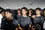 「カオス空間すぎるwwww」J1新潟の劇的勝利後の舞台裏映像にファン興奮!「パリピな勝利の宴」「ワチャワチャ部室感」などの声が広がるの画像