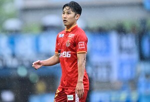 「奥様凄い美人」「森七菜かと思った」J1名古屋のMF森下龍矢を祝福した美人妻に豊田スタジアムがどよめく！ 「美人すぎて豊スタどよめいた」と驚きの声の画像