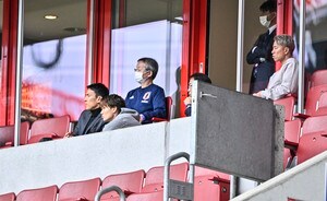 長谷部誠「年齢はただの数字」フランクフルトが公開した「ブンデスリーガ最年長選手」動画に、ファンからの賛辞と「監督就任のお願い」の画像