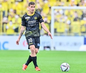 「意味深だな」J1柏の10番マテウス・サヴィオの素敵すぎる“家族ショット”が話題！ 移籍報道直後の公開に「これは何を意味するのか？」「泣けるよサビィオ」などの声の画像