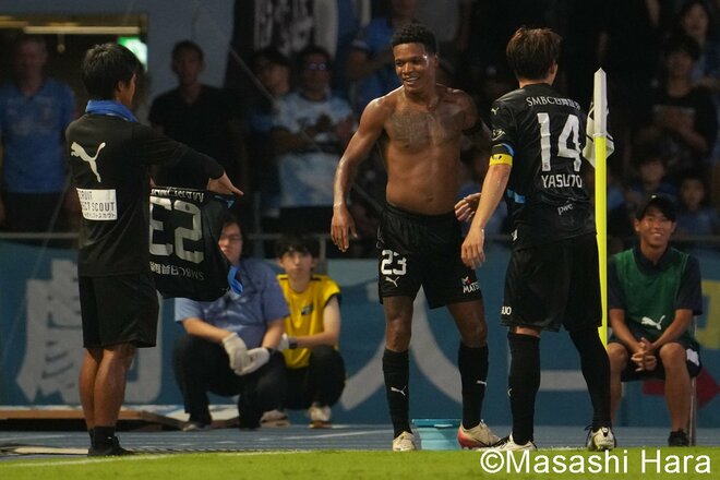 リーグ戦｢9戦負けなし｣町田が川崎と激突、壮絶な撃ち合いに｢終止符を打った｣川崎エースと町田キャプテン、この日｢一番の町田コール｣に涙したのは【川崎フロンターレvsFC町田ゼルビア】激闘PHOTOギャラリーの画像008