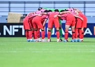 失意のソン・フンミンと試合後に写真撮影したガーナ代表スタッフを海外メディアが｢明らかに恥知らず｣などと批判! 涙するサッカー韓国代表のエースへのまさかの振る舞いの画像