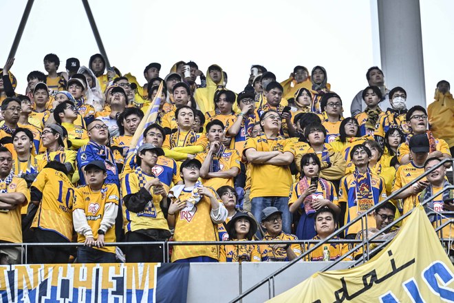 【仙台サポーターアルバム(1)】千葉戦に2000人が駆け付けたベガルタ仙台のサポーター写真99枚！ 雨中で声援鳴り響かせた「ジェフユナイテッド千葉ーベガルタ仙台」の画像067