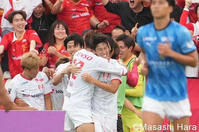 後半ATに生まれた執念の豪快同点弾！ 殊勲の横浜FC伊藤槙人は｢本当、悔しい結果に終わってしまった｣J1残留へ向けてつかみ取った｢勝点1｣の意味【横浜FC vs名古屋グランパス】激闘PHOTOギャラリーの画像006