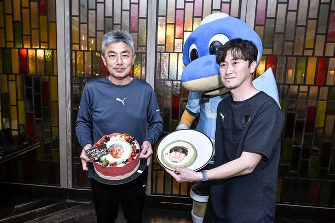 【川崎フロンターレアルバム】サウジアラビア到着翌日4月23日のジェッダ市内での「コーチングスタッフ＆クラブスタッフ写真」と「選手と子どもたちの交流写真」合計98枚！の画像012