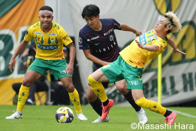 満員のフクアリで千葉が会心5発！シュート19本の積極性で｢前｣へ意思統一！17年ぶりのJ1復帰へ自動昇格圏に勝点差1肉薄！一方の札幌は…【ジェフユナイテッド千葉vs北海道コンサドーレ札幌】激闘PHOTOギャラリーの画像003