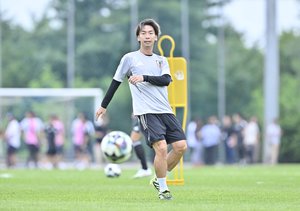 【サンフレッチェ広島「E-1」アルバム】J1広島に所属する日本代表5選手の13日＆14日の練習写真46枚！ジャーメイン良、中村草太、川辺駿、田中聡、荒木隼人、大迫敬介の現地写真の画像