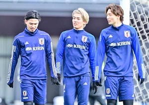 「敬斗はなかむらじゃないんだ!!笑」日本代表のアジアカップ宣材写真撮影時の“選手表記”に注目集まる!? 「中村姓はいないのに」「弟キャラ？愛されてるんだな」の声の画像