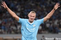 ｢ハーランドの強者感えぐい｣世界で絶賛ノルウェー代表の｢バイキング戦士｣公式チーム写真が日本でも話題！｢日本代表は武士の格好で！｣