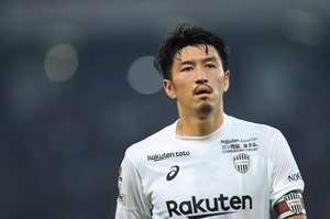 「すっごい心に刺さるいいスピーチ」J2レノファ山口DF渡部博文が明かした「驚きの引退理由」に感激の声が続出！ 「悩みを抱えている方や、一歩踏み出せず不安を抱えている方」にピッチの上で呼びかける！の画像