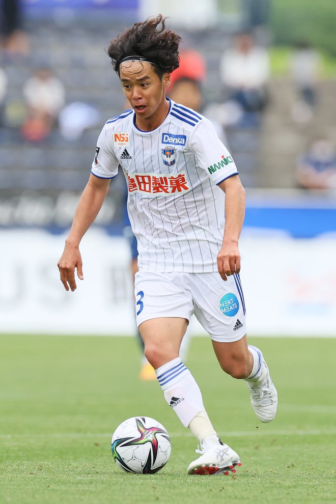 【J2「脱落」】3位・ベガルタ仙台を突き放した首位・横浜FCと2位・アルビレックス新潟!新潟MF伊藤涼太郎は圧巻の「精密ゴール」…「J1へ!!」両チーム監督が語った「サポーターとの共闘」の言葉【戸塚啓のJ2のミカタ】(2)の画像