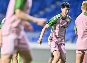 鎌田大地はカナダ戦途中からボランチ起用も…サッカー日本代表・森保一監督が「組み立て」と「相手の攻撃を止めてから前線に絡む」ことに期待！の画像