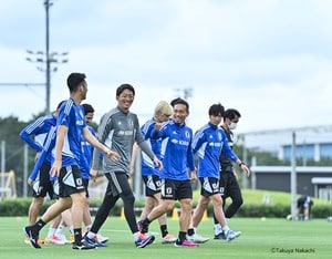 冨安健洋が千葉市内で全力走開始！ ブラジル戦翌日の練習で合流ならずも「復帰へ大きな一歩」の画像