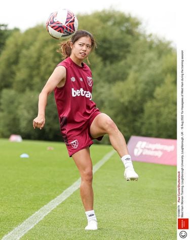 マジかわえええ」マンチェスター・シティのサッカー女子日本代表MF長谷川唯が「移籍コメント動画」公開！  6.9万回再生の動画での「C'monシティ！」に「行くしかないって」とファン興奮！ | サッカー批評Web