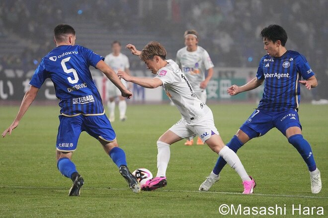 サンフレッチェ広島、開幕以来無敗のFC町田ゼルビアを圧倒！　 PHOTOギャラリー【明治安田J1リーグ 第6節 FC町田ゼルビアvsサンフレッチェ広島 2024年4月3日 19:03キックオフ】の画像008