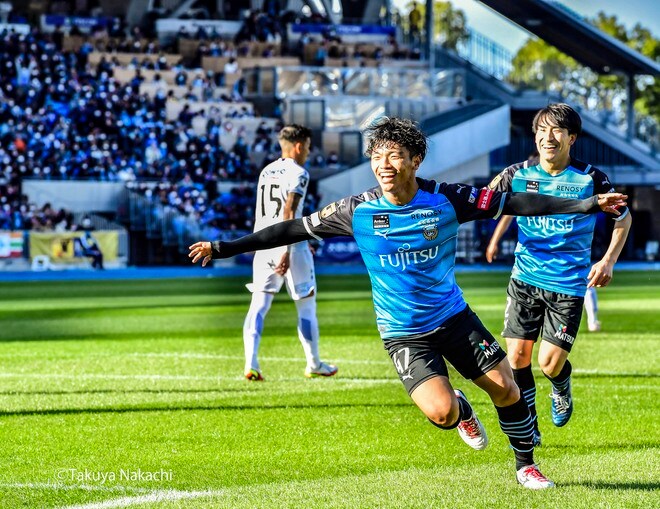 川崎イレブンとJ3のマスコットが等々力最終戦で一緒にあいさつ! その優しすぎる理由とは!?の画像