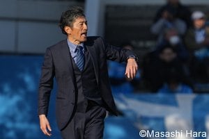 【2026年明治安田J2･J3百年構想リーグプレーオフラウンド第1戦　横浜FC対RB大宮アルディージャ「右肩上がり・横浜FCの論点」】「1トップ2シャドー」を中心に出来上がりつつある攻撃のメカニズムと向上が求められる決定率【戸塚啓のJ2のミカタ】(2)の画像