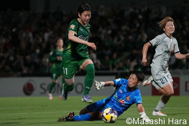 美しい日本代表10番と長谷川唯の後継者18歳が中盤を支配、塩越柚歩の｢移籍後初ゴール｣、眞城美春の｢冷静ミハループ｣で王者が快勝【東京ヴェルディベレーザvsAC長野パルセイロレディース】激闘PHOTOギャラリーの画像006