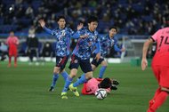 大住良之の「この世界のコーナーエリアから」 連載第52回「試合前の厳粛な、10秒ほどのセレモニー」の画像