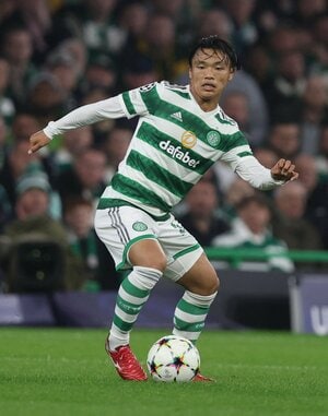 ｢凄みを増してきた｣セルティック・旗手怜央が「ドリブル突破からなどの圧巻2アシスト」で逆転勝利に貢献！  MOM選出となったドリブル突破からのアシストなどに｢代表に今からでも呼んでくれ｣と待望論もの画像