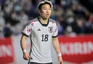 「お祭り男なんか？」FW浅野拓磨が降格争いの最終節で「CKをダイレクトシュートゴール」！ チームを救う豪快弾を決めた日本代表復帰FWに、「こういうところが選ばれる理由」の声の画像