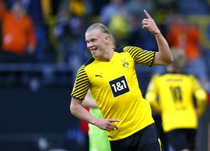 ドルトムントFWハーランドの「新天地はマンC」か…英紙が報道!「世紀のストライカー」加入後の布陣は?【図表】の画像