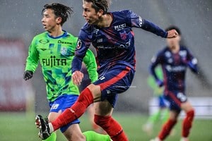 【川崎の元分析官・二階堂悠氏が語る「FC東京vs湘南」(1)】好調・湘南が今季初3バックチームに苦戦の理由とは……FC東京の最終ライン＆ボランチが有機的に機能の画像