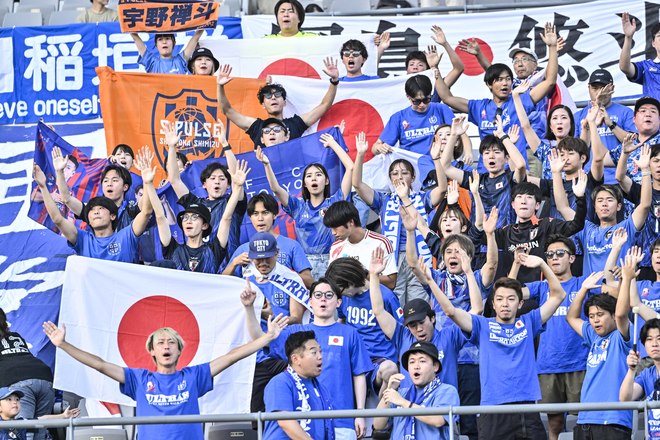 【サポーターアルバム】サッカー日本代表の中国戦完封勝利を支えたサポーター写真63枚！ 韓国・龍仁に駆け付けた現地観客席ショット「日本代表ー中国代表」の画像002
