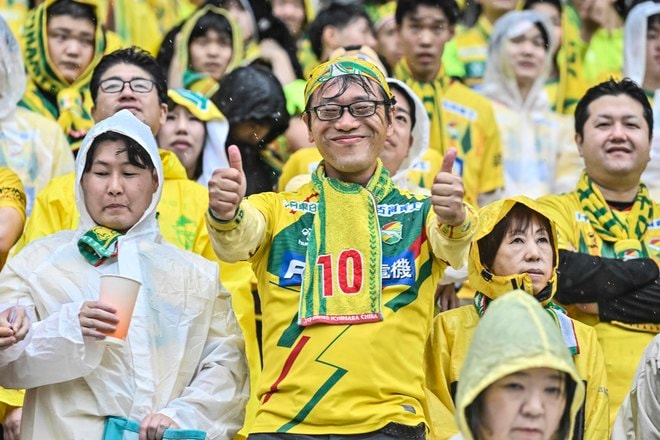 【千葉サポーターアルバム】雨の中で首位堅持のチームを後押しした「ジェフユナイテッド千葉のサポーター写真99枚」！ ゴール裏の熱狂ショット「ジェフユナイテッド千葉ーベガルタ仙台」の画像007