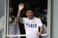 リオネル・メッシ、PSGで初練習!盟友ネイマール、かつてのライバルと「再会」悲願のCL制覇へ…バルセロナ移籍で新天地の画像