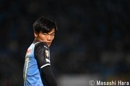 川崎、開幕2連勝!(2) 「3試合連続64分シミッチ交代」と「相手守備を無力化した三笘」の画像