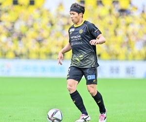 「センスが光ってる」J1柏レイソルの左サイドのスペシャリストのイラストの腕前に「通知表オール5説が濃厚に」の声！「筋トレだけでなく似顔絵も上手い」とファン絶賛の画像