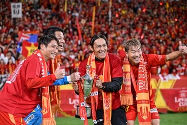 画像・写真：「髪長いとイケメンだな楢崎さん！」J1名古屋のルヴァン