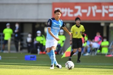 J2からブンデスへ 2 シュトゥットガルトで遠藤航と共闘 伊藤洋輝が 日本代表に入る日 戸塚啓のj2のミカタ サッカー批評web