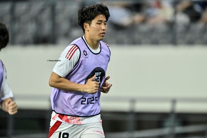 【山田新アルバム】川崎フロンターレFW山田新の中国戦での写真19枚！ 日本代表2ndユニフォームを着用した貴重姿「日本代表ー中国代表」の画像004