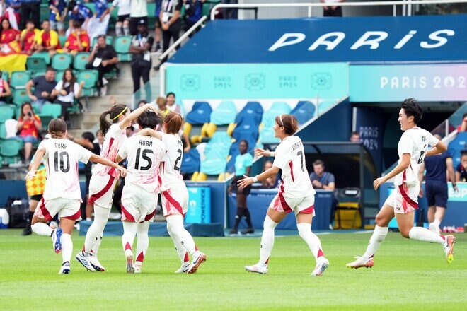 パリ五輪なでしこジャパン「激闘の記録」PHOTOギャラリー16枚　グループリーグ初戦スペイン戦　藤野あおば「絶妙フリーキック」で先制するも…清水梨紗が負傷離脱！強豪スペインに逆転負けの画像005