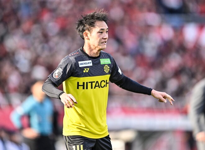 木下康介・垣田裕暉の２トップに古巣対決となった小泉佳穂が先発。前半2得点でアウェイで快勝飾る【試合アルバム】「浦和レッズ―柏レイソル」の画像005