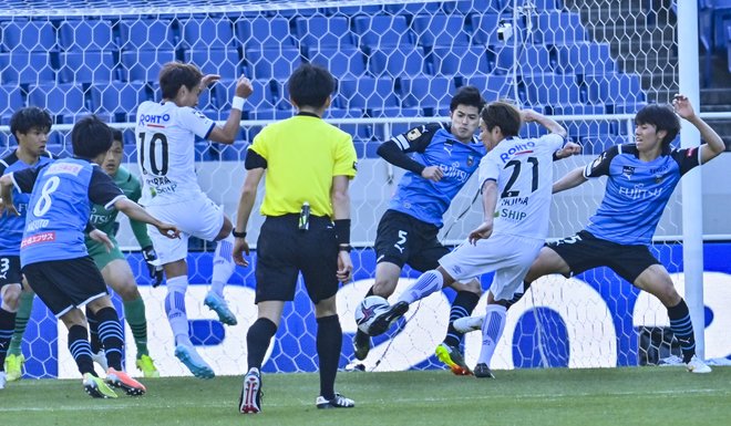G大阪、今季を占う初戦(1)ベールを脱いだ「4-3-3の新システム」の画像
