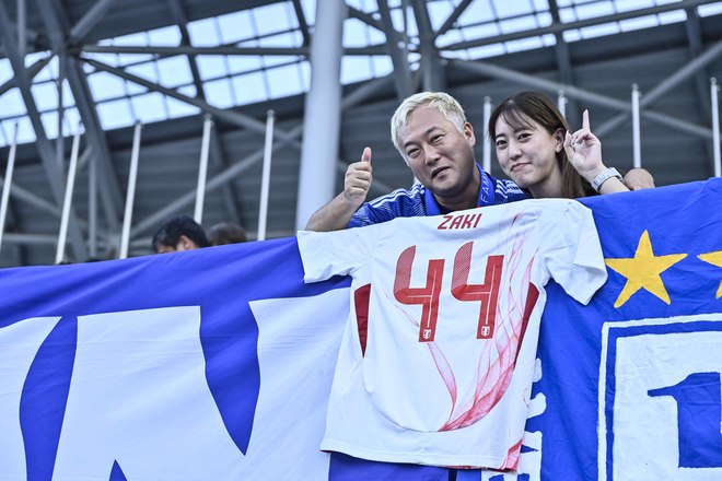 【サポーターアルバム】サッカー日本代表の韓国戦勝利を支えたサポーター写真95枚！ 韓国・龍仁に駆け付けた熱い声援ショット「日本代表ー韓国代表」の画像035