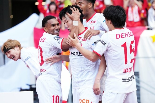2連敗の｢19位｣名古屋と3連勝の｢5位｣清水が大舞台で激突、元サッカー日本代表が火花を散らした｢東海ダービー｣の意外な勝者と期待の新星【清水エスパルスvs名古屋グランパス】PHOTOギャラリー激闘25連写の画像017