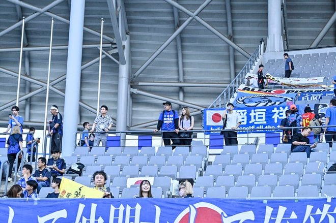 【サポーターアルバム】サッカー日本代表の韓国戦勝利を支えたサポーター写真95枚！ 韓国・龍仁に駆け付けた熱い声援ショット「日本代表ー韓国代表」の画像002