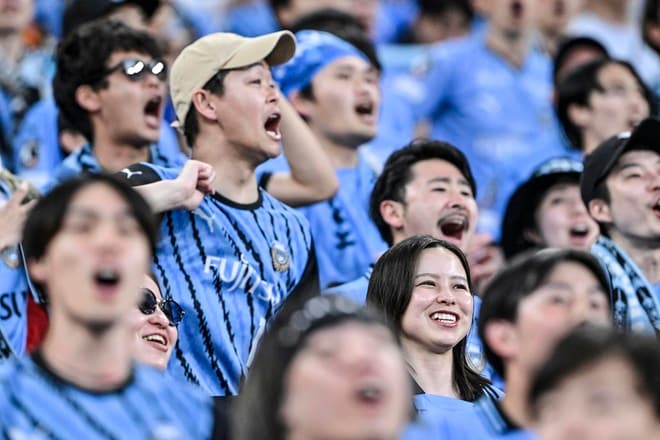 【サポーターアルバム】アジア青覇を果たすべく700人の川崎サポーターがACLE決勝に駆け付けた！ 現地で声援を送ったサポーター写真72枚「アル・アハリー川崎フロンターレ(2)」の画像006