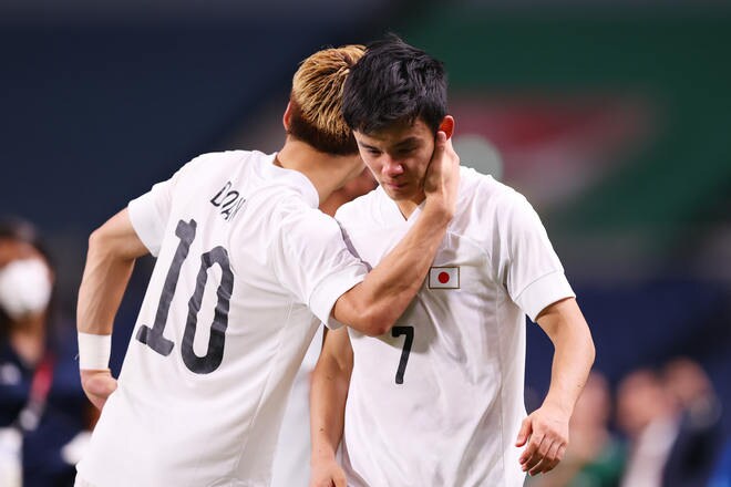 【東京オリンピックサッカー】最後の激論(1)「久保建英と堂安律は疲れ切ってしまった」「ついに仕掛けた三笘薫」「あと1・5試合早く仕上がっていたら…」の画像
