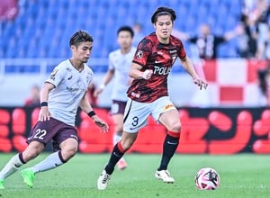 「すげーメンバー」「豪華すぎる､､､」埼スタに駆け付けた「浦和レッズから羽ばたいた欧州組の観戦姿」がファンの心を掴む！「貫禄出てるのなに笑」の声もの画像