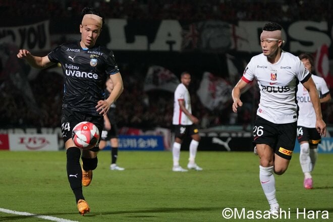4戦連続ゴール中の｢川崎17番｣が終了間際に勝ち越し弾、直後のFKを｢浦和10番｣が決めて同点に！ 激闘を制したのは【川崎フロンターレvs浦和レッズ】激闘PHOTOギャラリーの画像008