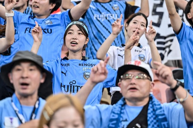 【サポーターアルバム】ACLE決勝に駆け付けた川崎サポーターは衝撃の700人！ 現地で声援を送ったサポーター写真81枚「アル・アハリー川崎フロンターレ(3)」の画像035