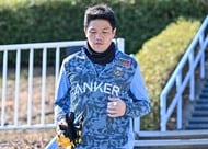 「スタッフってよく見たら…」まさかの降雪でJ1京都がファンにうれしいサプライズ！「こういう時に動ける監督、良き！」「サンキューオオクマ、サンキュー」などの声の画像