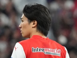 右に左に華麗な敬斗ダンス！ 中村敬斗が連続切り返しで2人翻弄の“芸術的ドリブル”で今季2ゴール目！｢鮮やかすぎる｣｢2部に居ていいレベルじゃない｣一人カウンター弾の画像